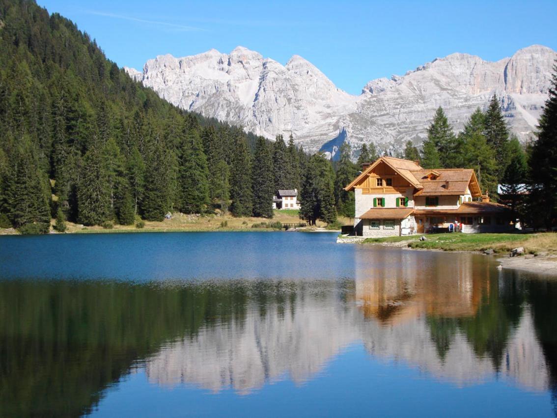 Rifugio Lago Nambino Madonna Kültér fotó