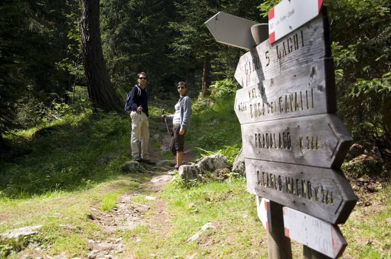 Rifugio Lago Nambino Madonna Kültér fotó