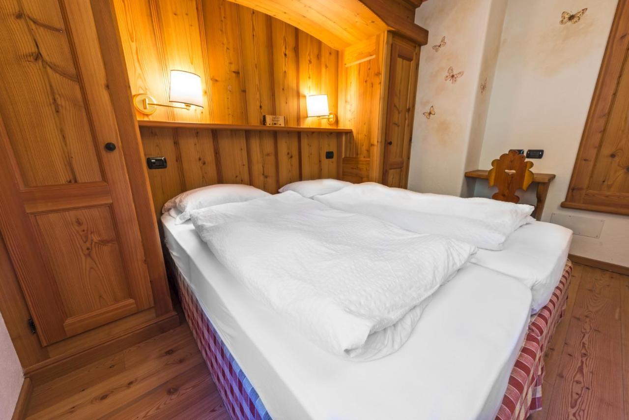 Rifugio Lago Nambino Madonna Kültér fotó